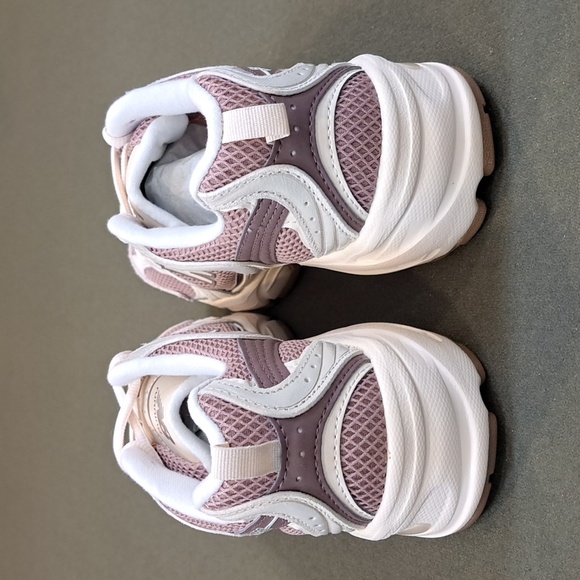 New Balance 530 Sneakers - Color: Beige Brown - Size: Women 8 - Picture 5 of 9